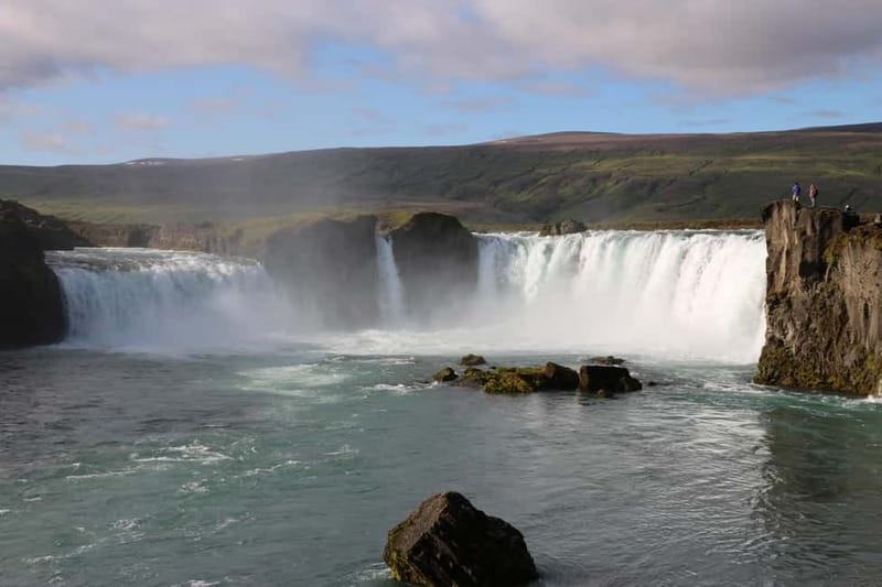 Akureyri: Day Trip to Goðafoss, Lake Mývatn & Nature Baths - Skútustaðagígar and the volcanic story