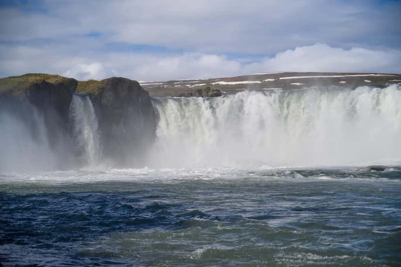 Akureyri: Day Trip to Goðafoss, Lake Mývatn & Nature Baths - Goðafoss: a strong first stop