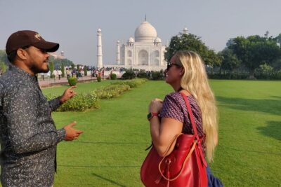 All Inclusive Taj Mahal, Fort & Baby Taj Tour from Delhi by Car