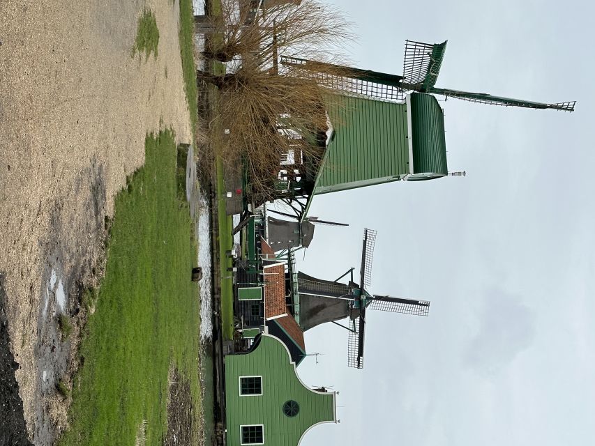 Amsterdam: Day Tour Keukenhof and Zaanse Schans Windmills - The road to Keukenhof