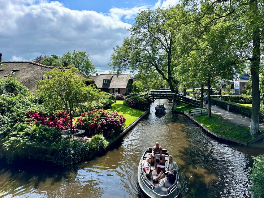 Amsterdam: Giethoorn Tour Scenic Cruise, Cheese & Free Time - Why Giethoorn makes a good break from Amsterdam