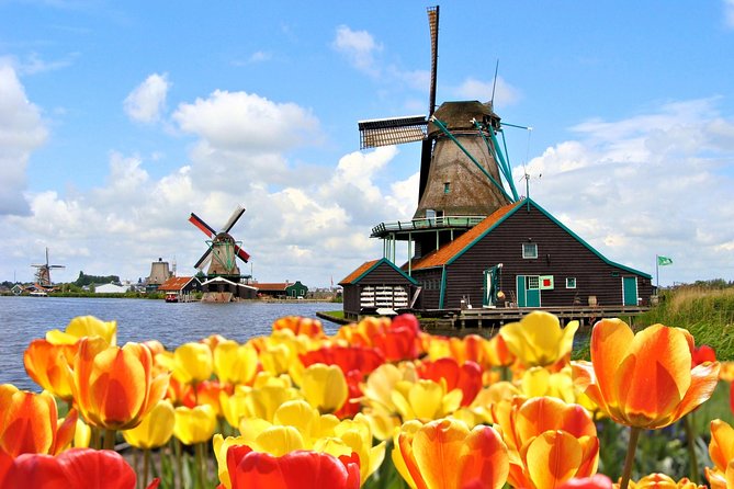 Amsterdam: Keukenhof and Zaanse Schans Windmills Guided Day Trip - The optional Amsterdam canal cruise