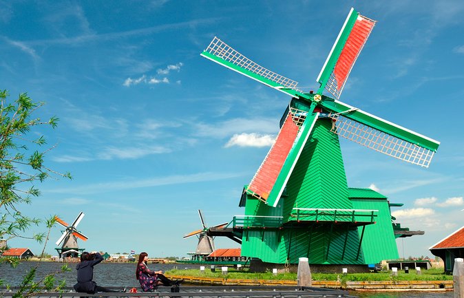 Amsterdam: Keukenhof and Zaanse Schans Windmills Guided Day Trip - Is $106.04 a fair price?