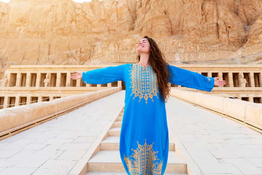 Aswan: Luxor Day Trip with Sunrise Hot Air Balloon & Felucca - Hatshepsut’s temple and the story of a female pharaoh