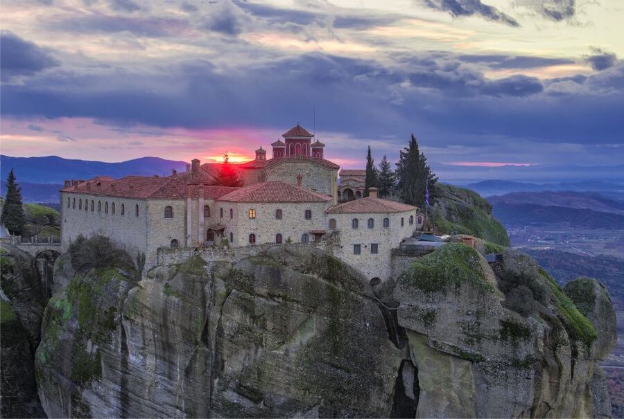 Athens: Meteora 2-Day Trip with Hotel, Sunset & Morning tour - Kalambaka, Kastraki, and the hotel stay
