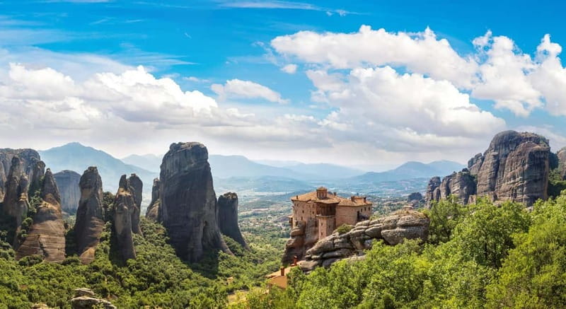 Athens: Meteora Day Trip in Spanish with Live Guide & Lunch - Kalabaka: the handoff to your local guide