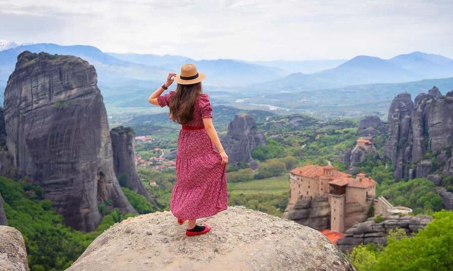 Athens: Meteora Monasteries Day Trip with Caves and Lunch - Why Meteora is worth a full day from Athens