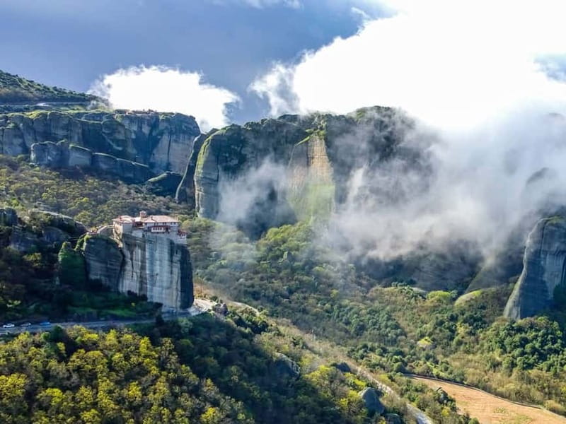 Athens: Meteora Monasteries Day Trip with Caves and Lunch - The viewpoints are not just photo breaks