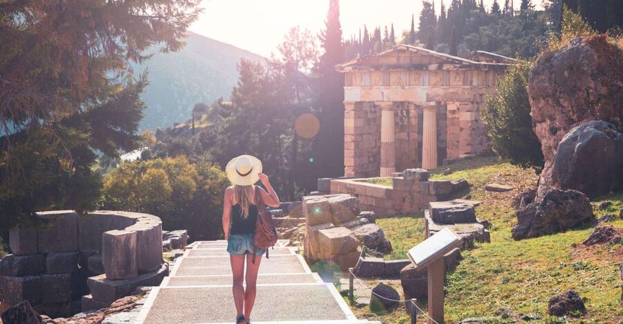 Athens: Small-Group Day Trip Tour to Delphi - Guides, drivers, and the small-group advantage