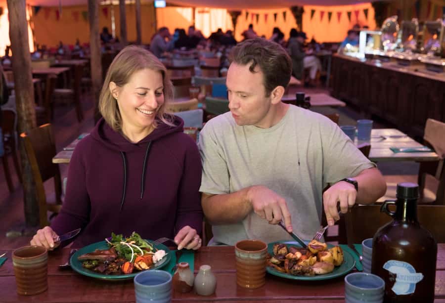 Auckland: Hobbiton Movie Set Day Trip with Festive Lunch - Key points at a glance