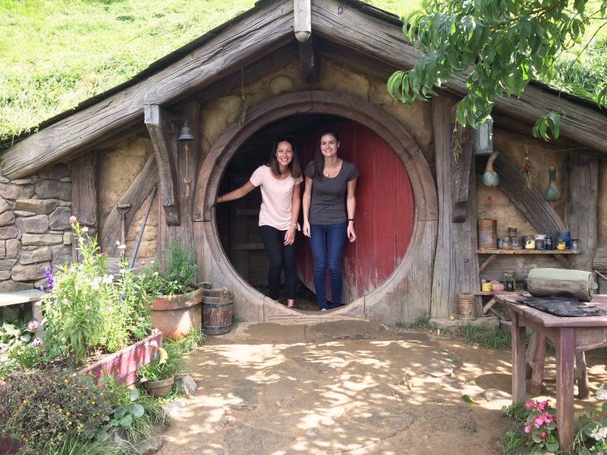 Auckland: Hobbiton Movie Set Day Trip with Festive Lunch - Who will enjoy this day most?