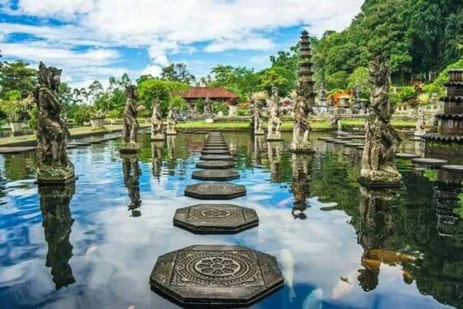 Bali : Day Trip to Besakih Temple & 2 Hidden Waterfalls - A short look at Luwak coffee