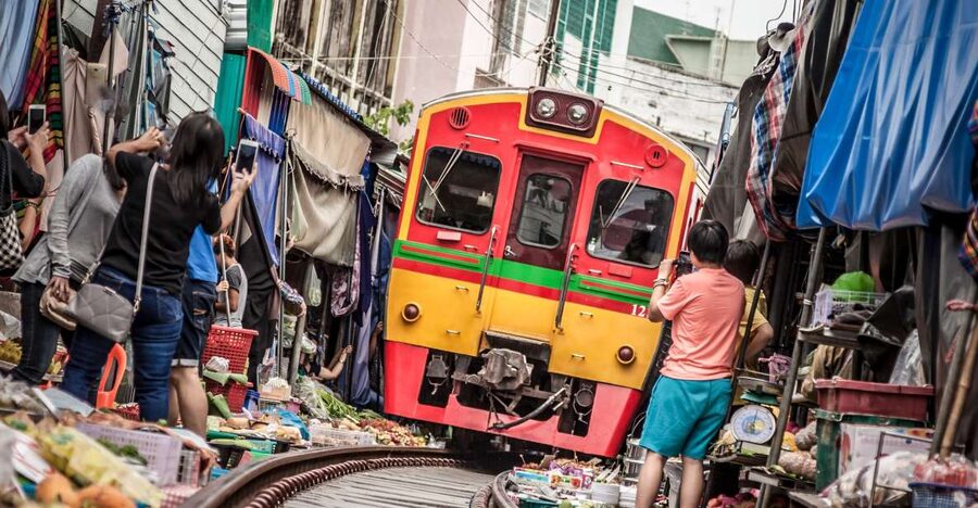 Bangkok: Damnoen Saduak, Train Market & Mahanakhon Day Trip - Why this Bangkok day trip works
