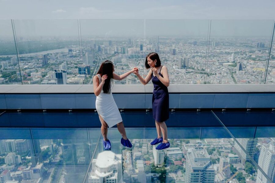 Bangkok: Damnoen Saduak, Train Market & Mahanakhon Day Trip - Finishing above Bangkok at Mahanakhon