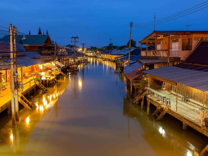 Bangkok: Maeklong Railway & Amphawa Floating Market Day Trip - What the $49 price really covers