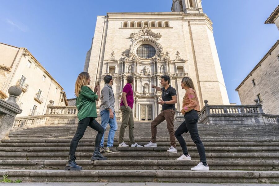 Barcelona: Montserrat, Girona & Costa Brava Guided Day Trip - Lunch, walking, and what to pack