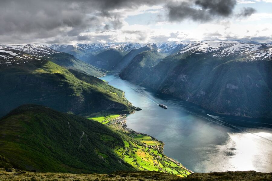 Bergen: Self-Guided Day Trip to Oslo - Aurlandsfjord and Nærøyfjord by boat