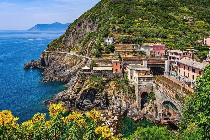 Best of Cinque Terre Day Trip from Florence - Trains, coaches, and the package choice