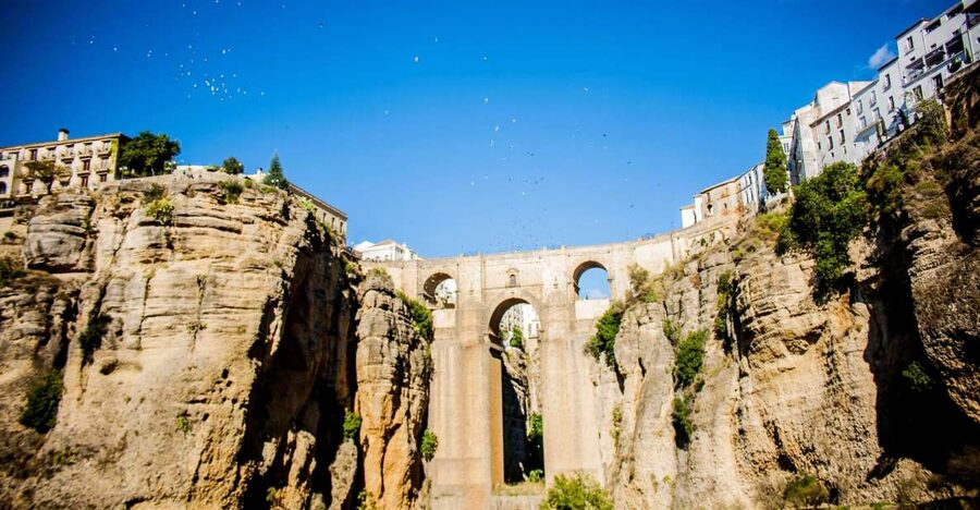 Best of Ronda: Guided Tour from Málaga - Walking through Ronda’s old town