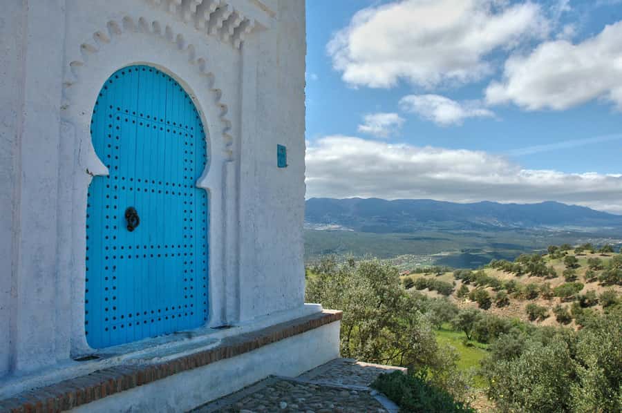 Blue City magic: Affordable Day Trip from Fez to Chefchaouen - Four Hours for Walking, Shopping, and Lunch