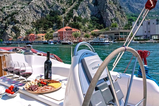 Brac Island One-Day Trip with the Sailboat Nana - Private Tour - Sailing toward Konopljikova