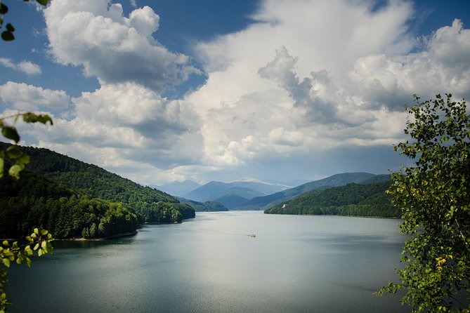 Brasov Private Tour: Transfagarasan road & Poienari Fortress - Vidraru Dam and Lake