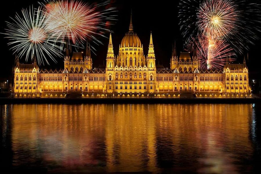 Bratislava and Budapest Guided Day Trip - Two capitals in one packed day