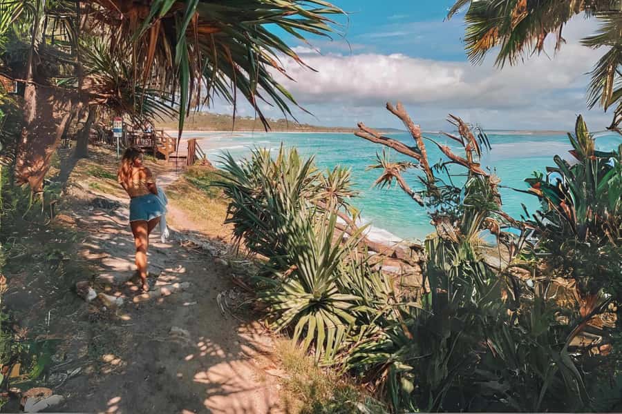 Brisbane to North Stradbroke Island Day: Wildlife & Beaches - Point Lookout gives you time to eat your own way