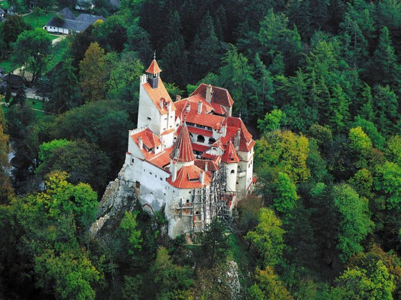 Bucharest: Bran & Peles Castle with Rasnov Citadel Day Trip - The morning drive through Prahova Valley