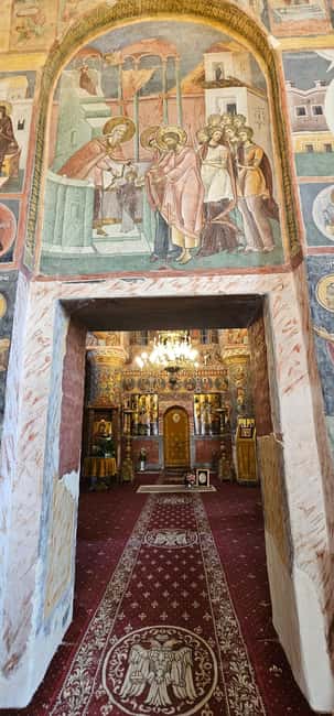 Bucharest Day Trip: Slanic Salt Mine & Tomb of Dracula - What the guides add to the day