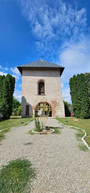 Bucharest Day Trip: Slanic Salt Mine & Tomb of Dracula - Should you book the Slănic and Snagov tour?
