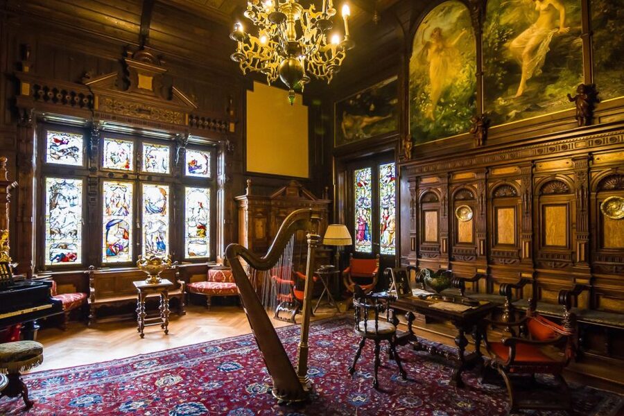 Bucharest: Day Trip to Dracula Castle, Peles Castle & Brașov - The early ride from Bucharest into the Carpathians