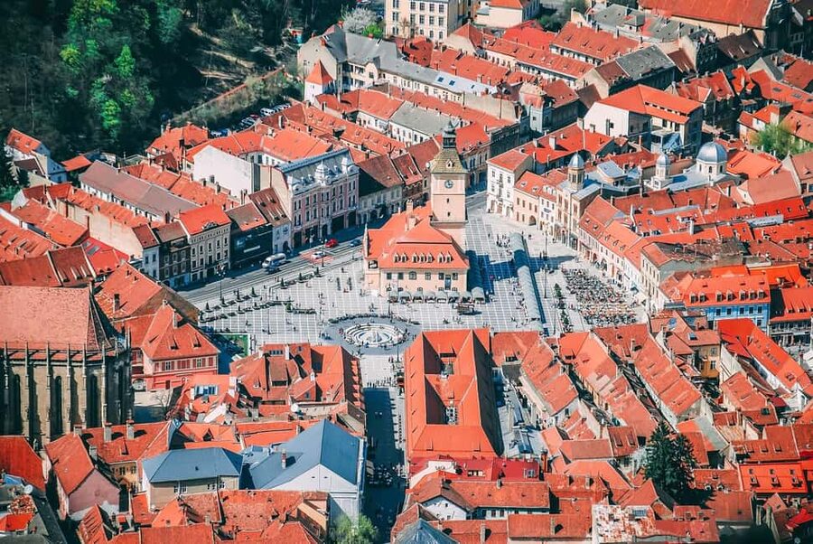 Bucharest : Dracula Castle, Peleș Castle & Brașov Day Trip - Brașov: the day’s most relaxed hour