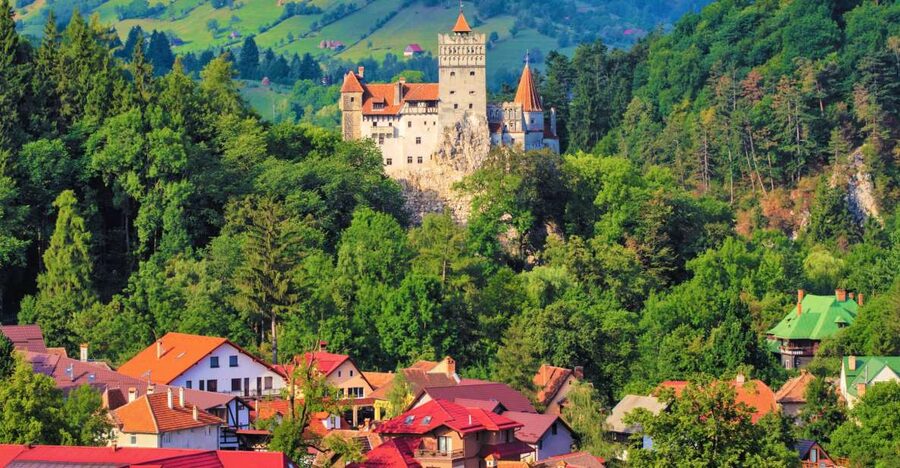 Bucharest: Dracula Castle, Peles Castle & Brasov Old Town - Key things to know before you go