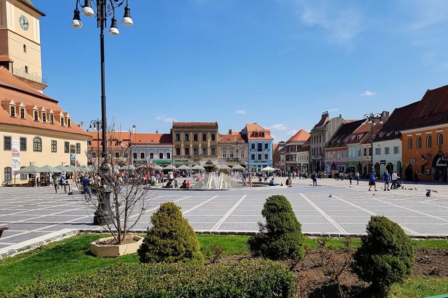 Bucharest: Dracula Castle, Peles Castle & Brasov Old Town - Price, extra costs, and real value