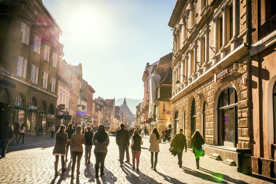 Bucharest: Dracula Castle, Peles Castle & Brasov Old Town - The drive into the Carpathians