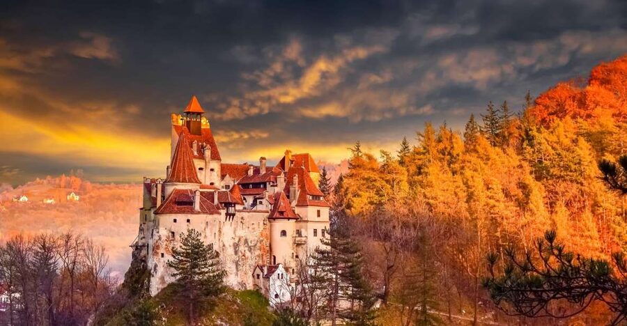 Bucharest: Dracula's Castle, Peleș Castle & Brașov Day Trip - Peleș Castle in Sinaia: the day’s visual high point