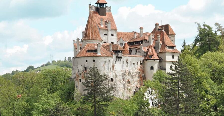 Bucharest: Dracula's Castle, Peleș Castle & Brașov Day Trip - Brașov’s medieval center and the cost of limited time