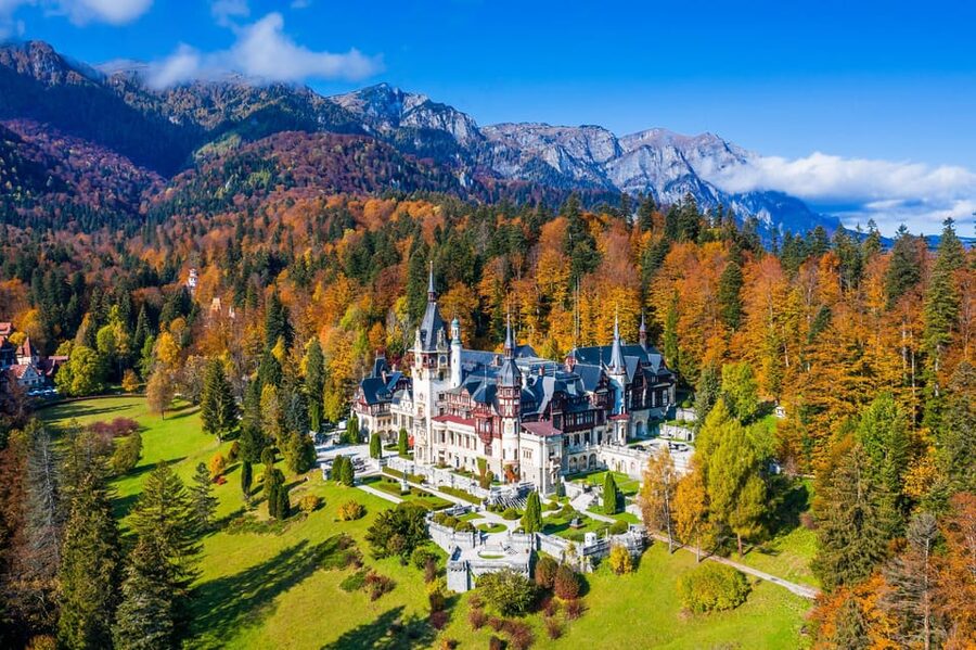 Bucharest: Peles & Dracula's Castle and Brasov Full-Day Trip - Crowds and queues are the main trade-off