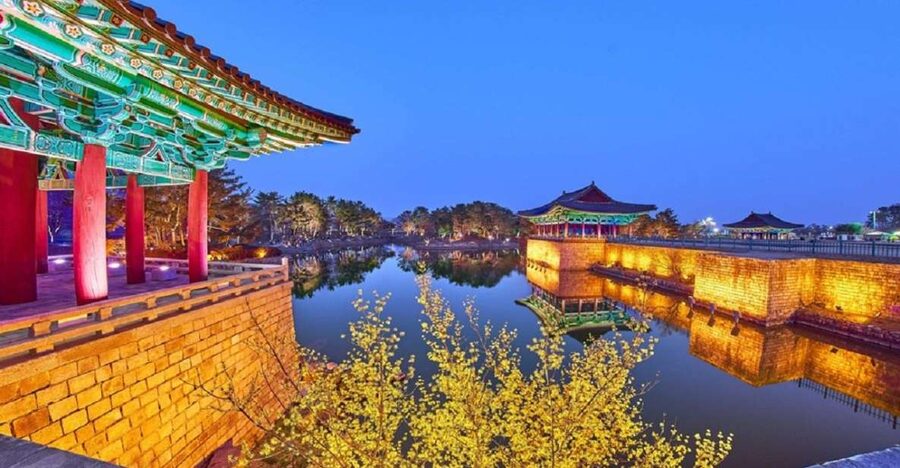 Busan: Gyeongju Guided Day Trip to Three Kingdoms Capital - Donggung Palace and Wolji Pond after dark