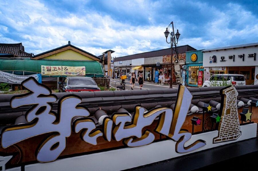 Busan: Gyeongju Guided Day Trip to Three Kingdoms Capital - Bulguksa Temple: the day’s spiritual anchor