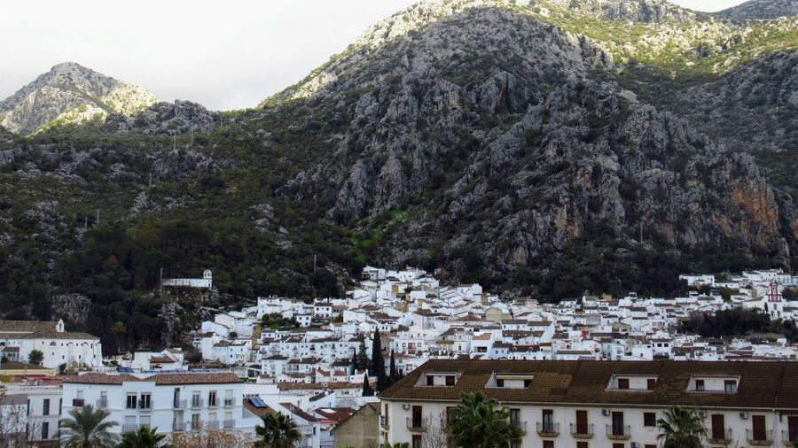 Cadiz, Jerez or El Puerto: White Towns of Andalusia Day Trip - Zahara de la Sierra delivers the postcard view