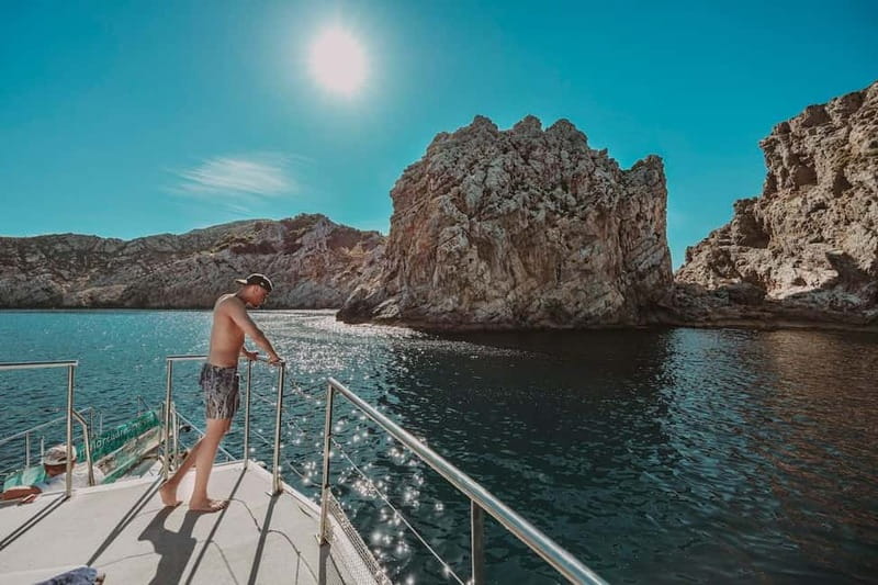 Cala Rajada: Boat Excursion with Drinks and Food - Languages, timing, and practical comfort