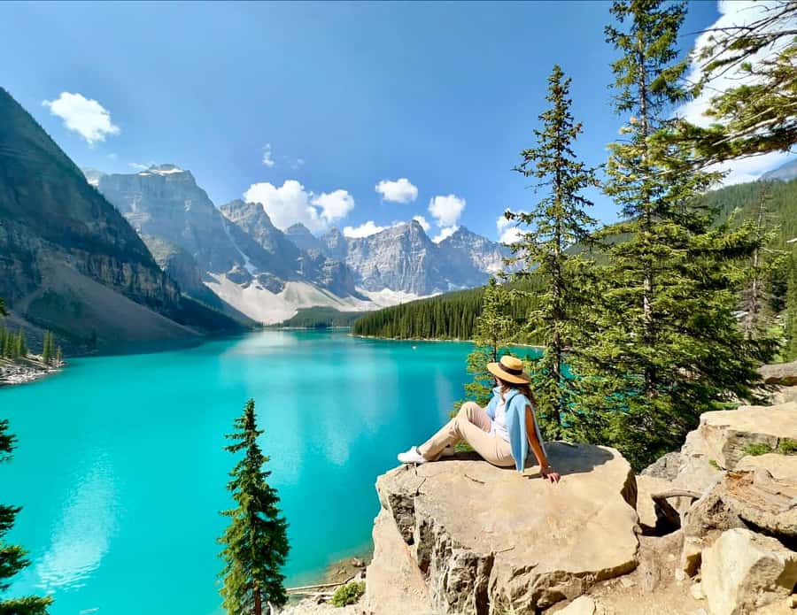 Calgary/Canmore: Banff National Park & Lake Louise Day Trip - Summer stops at Lake Minnewanka and Two Jack Lake