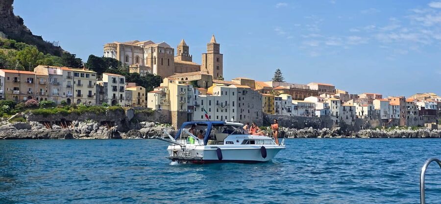 Cefalù: Coast-to-coast boat day trip with snorkeling and aperitif - Cefalù Beach: swimming with the aperitif