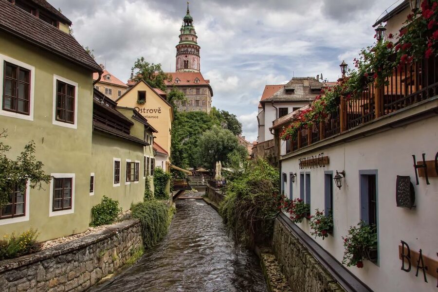 Cesky Krumlov Private Day Trip from Prague - Why Cesky Krumlov earns a day from Prague