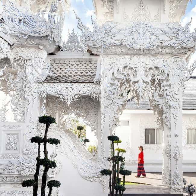 Chiang Mai: Chiang Rai Famous Temples & Hot Springs Day Trip - Lalitta Café and Huay Pla Kang Temple