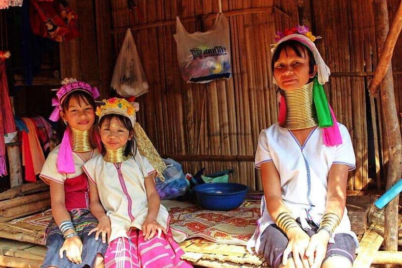 Chiang Mai: Chiang Rai Temples, Karen Tribe and Hot Springs - Starting early at Mae Kachan Hot Springs