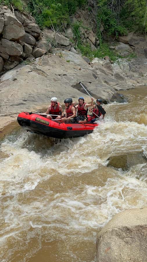 Chiang Mai: Sticky Waterfall and Rafting Day Trip - Lunch in Mae Taeng District