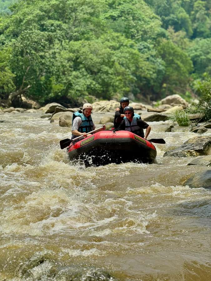 Chiang Mai: Sticky Waterfall and Rafting Day Trip - White-water rafting on a 4-kilometer route